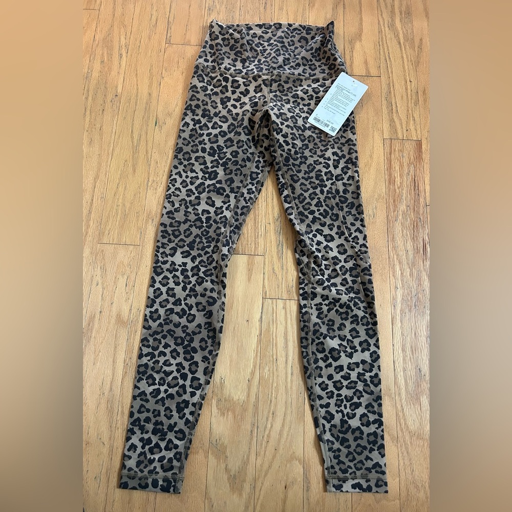 NWT Lululemon true leopard align leggings